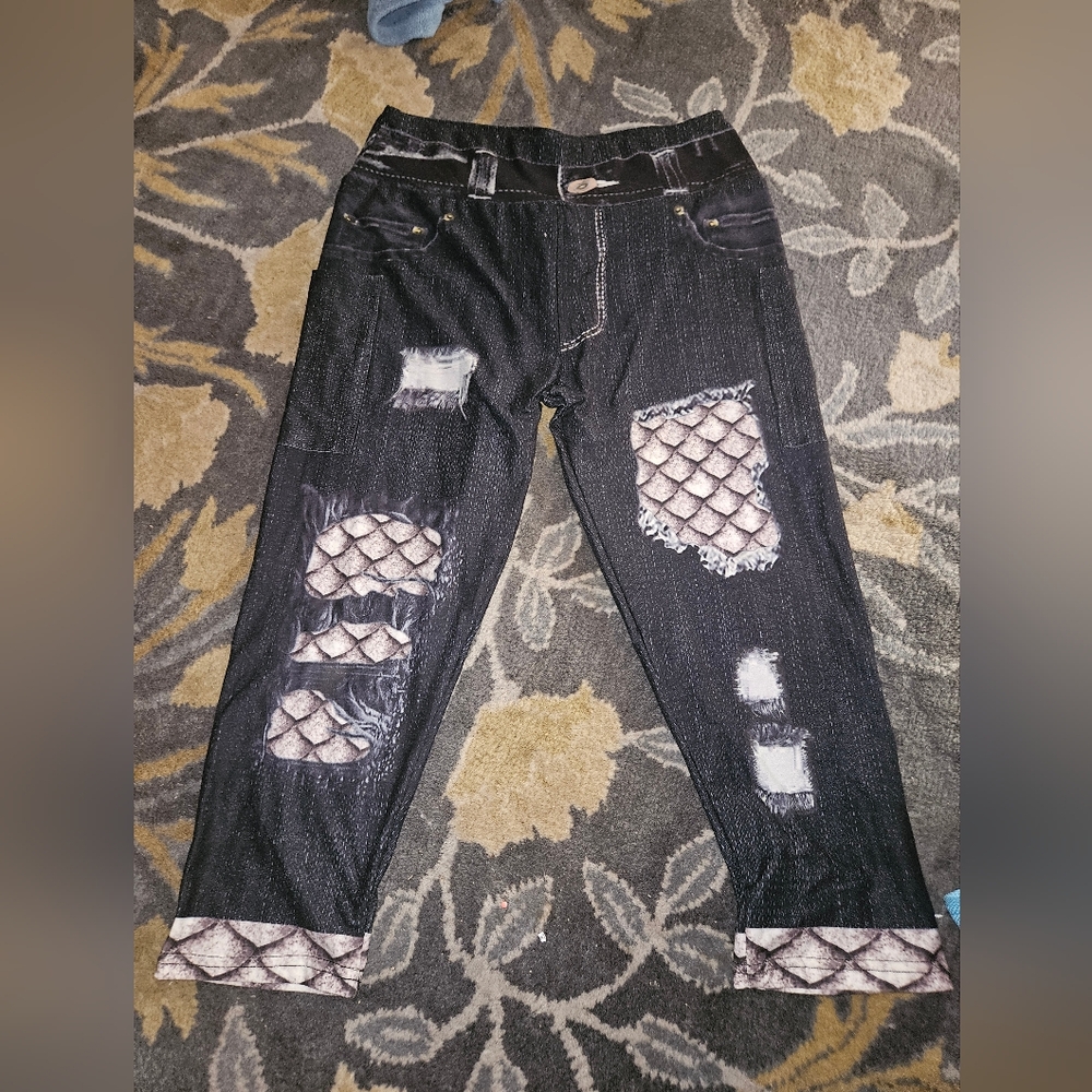 Stylish Black Distressed Women's Jeans